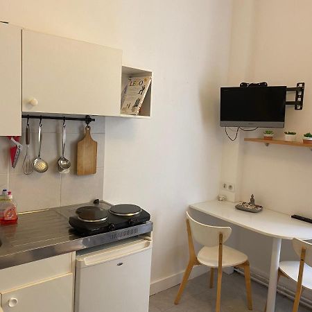 Studio Centre Ville Avec Ascenseur 3Min Des Thermes Aix-les-Bains Bagian luar foto