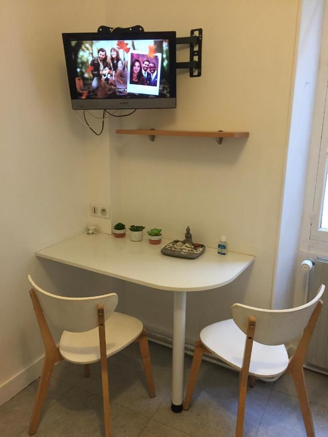 Studio Centre Ville Avec Ascenseur 3Min Des Thermes Aix-les-Bains Bagian luar foto